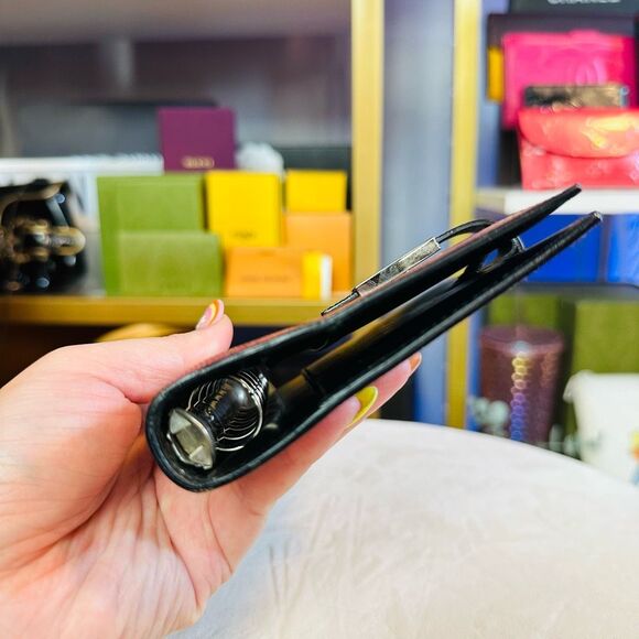 Gucci RARE Python Pink/Red Black Leather Silver Hardware Agenda Passport Holder - Picture 8 of 14